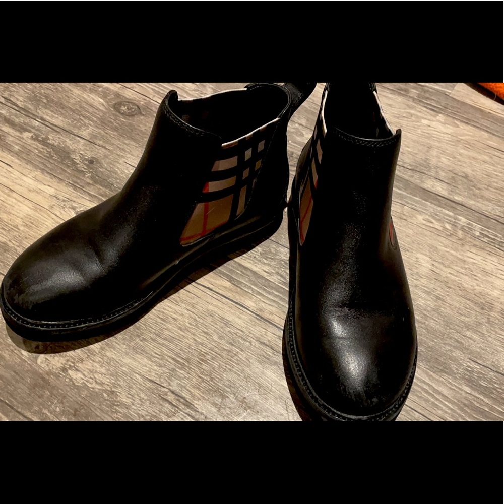 Burberry boots